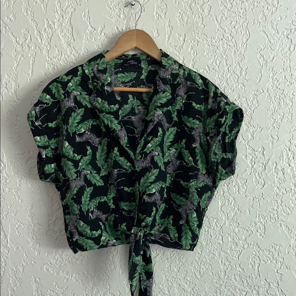 Milk & Honey Black Zebra bottoned crop top size M